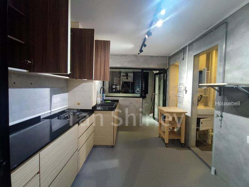 5 Lorong Lew Lian, S$ 3,500 /mo, 645 sqft, HDB - 3 Generic