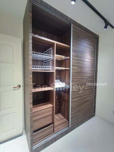 5 Lorong Lew Lian, S$ 3,500 /mo, 645 sqft, HDB - 3 Generic
