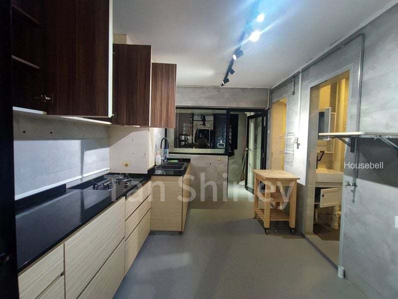 5 Lorong Lew Lian, S$ 3,500 /mo, 645 sqft, HDB - 3 Generic