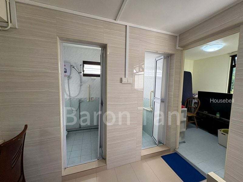 21 Telok Blangah Crescent, S$ 3,200 /mo, 699 sqft, HDB - 3 A
