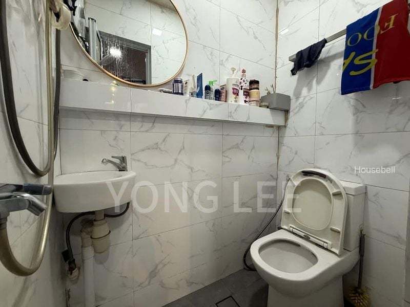 5 Bed Semi-Detached House (Landed) for Sale in Sunbird Circle
