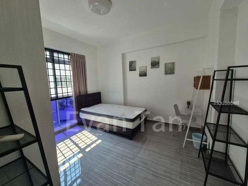 Emerald Park, S$ 1,400 /mo, 150 sqft, Condos - Condominium