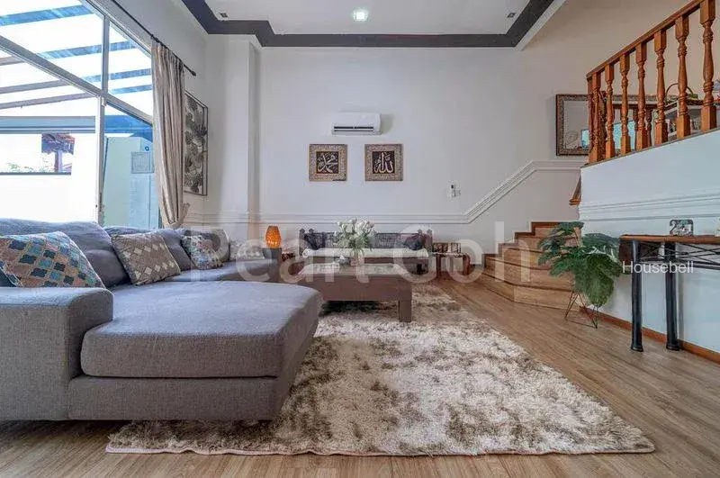 Loyang Villas