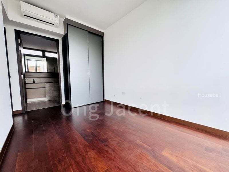 3 Bed Condo for Sale in  The Commodore(2)