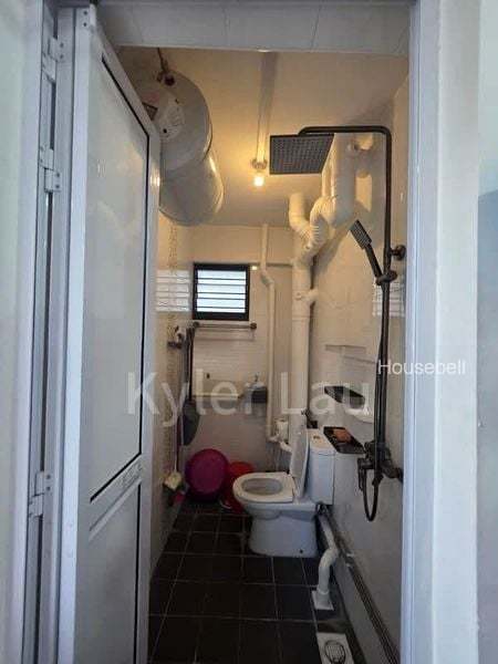 4-Room HDB for Room Rent: 154 Serangoon North Avenue 1, S$ 950 /mo, 150 sqft, HDB - 4 NG