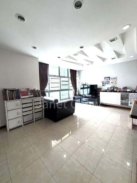 689B Woodlands Drive 75(3)