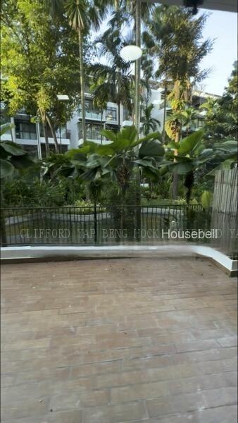 NUS - 10mins walk to Kent Ridge dr.