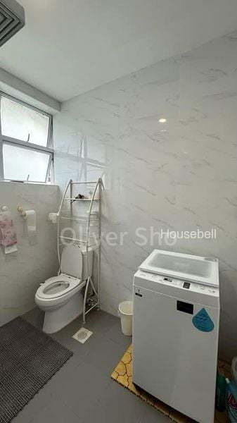 Semi-Detached House for Room Rent: Jalan Raya