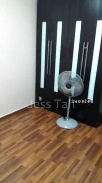 3-Room HDB for Room Rent: 521 Bedok North Avenue 1, S$ 900 /月, 150 sqft, 组屋 - 3 A
