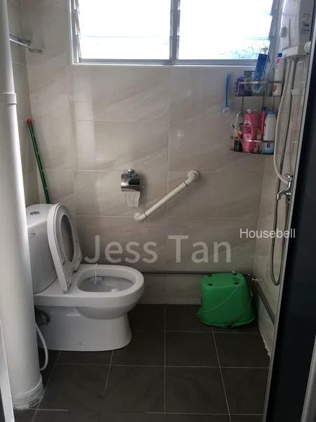 3-Room HDB for Room Rent: 521 Bedok North Avenue 1, S$ 900 /月, 150 sqft, 组屋 - 3 A