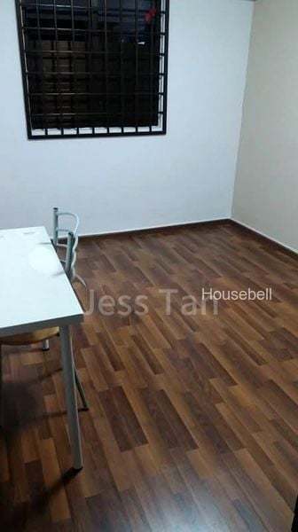 3-Room HDB for Room Rent: 521 Bedok North Avenue 1, S$ 900 /月, 150 sqft, 组屋 - 3 A