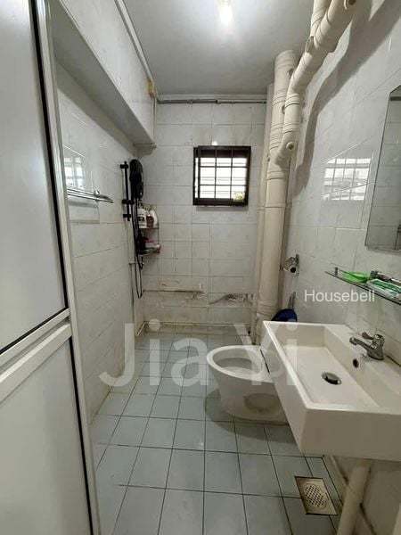 4 Room (4A) HDB for Sale in  121C Sengkang East Way, S$ 600,000, 980 sqft, 组屋 - 4 A